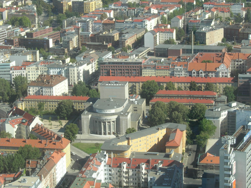 Scaled image 15_volksbühne.jpg 