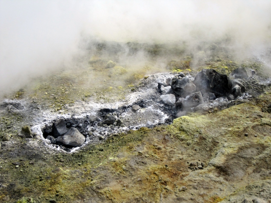 Scaled image 0224_fumerole.jpg 